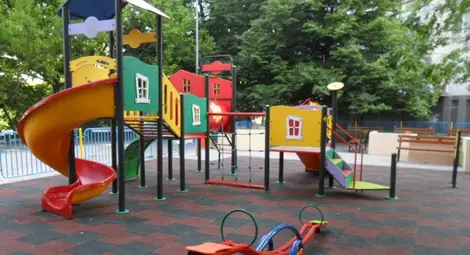 &bdquo;Ас-Строй&ldquo; дарява спортни  и детски уреди на Хитрино