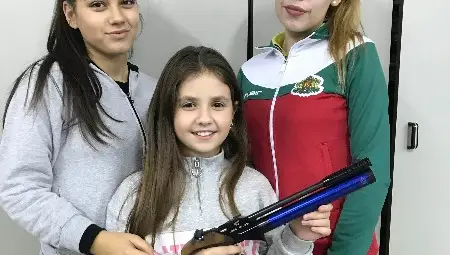 &bdquo;Армията&ldquo; на Севда Стоянова с пет медала в Казанлък