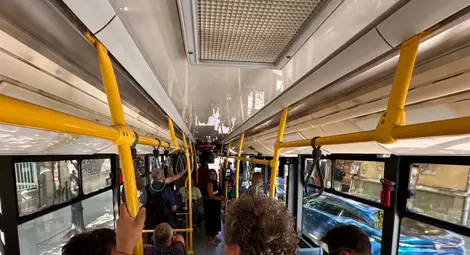 От 1 юли общественият транспорт в Русе е с нови по-ниски цени на абонаментните карти и удължено работно време От 1 юли общественият транспорт в Русе е с нови по-ниски цени на абонаментните карти и удължено работно време