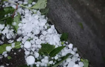 Идват градушки, крийте колите