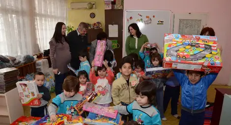 Българите в Сейнт Луис  отново зарадваха деца