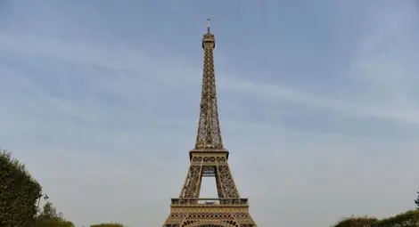 Отлагат избори във Франция заради британския щам