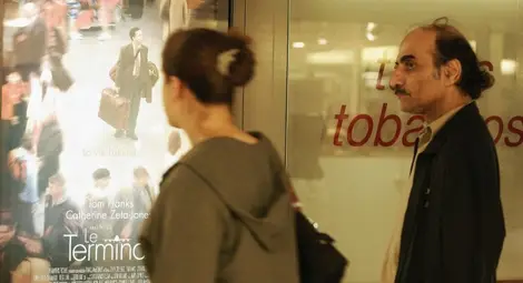 Как тези хора успяват да живеят на летището с месеци, понякога с години