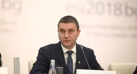 Новите данни на МФ показаха плачевното състояние на заплатите в България