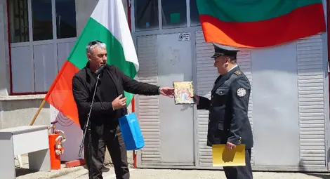 Снимки: Община Две могили