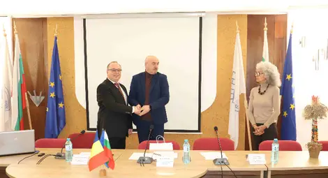 Виненият туризъм, оранжерийните зеленчуци и производството на продукти от бял трън са сред акцентите на българо-румънската земеделска работна група