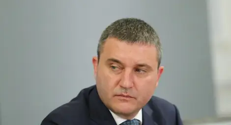 Горанов за твърденията на Божков за получавани пари в пликове: Лъжа