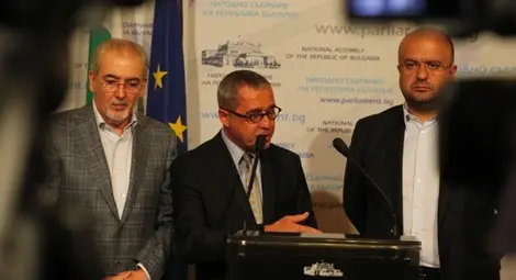 ДПС са подготвили искане до КС за отмяна на мораториума