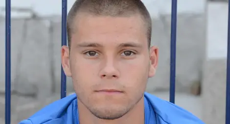 19-годишният славист Марио Петков сменя Парнаров вдясно на защитата 19-годишният славист Марио Петков сменя Парнаров вдясно на защитата