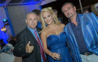 &bdquo;Гибсън Брадърс&rdquo; специални гости за юбилея на Динко Динев