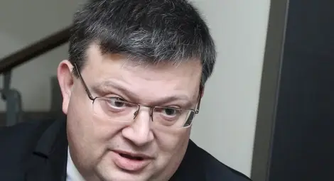 Цацаров: Ясно е, че подписите са фалшифицирани