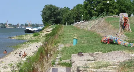 Две фирми ще се състезават за 7,8 млн. за ремонта на кейовата стена под &bdquo;Рига&ldquo;