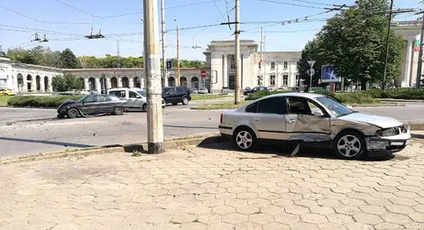 Три коли се удариха на кръстовището пред Централна гара в Русе