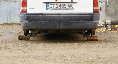 Апаши оставят колите в Казанлък на трупчета