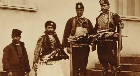 Гавазите на руското консулство в Русчук, март 1878 г. Крайният вдясно Христо Карагьозов. Снимка от албума на щаб-капитан М.Ревенски непубликувана досега у нас от фондовете на руския Централен архив за кино-фото-фоно документи в Санкт Петербург. &bdquo;Разконспирирането&ldquo; на образа му, заедно с този на Баба Тонка в издадения съвместно албум &bdquo;Забравените свидетелства&ldquo; през 2008 г., дължим на русенския историк и археолог Стоян Йорданов.