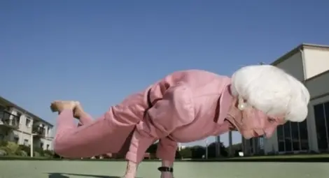 98-годишна индийка &ndash; най-възрастният инструктор по йога