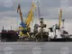 Миризмата на нефтопродукти в Бургас е заради претоварването им от един на друг танкер в пристанището, съобщи кметът Димитър Николов