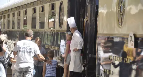 Младоженци на сватбено пътешествие с царя на влаковете &bdquo;Ориент Експрес&ldquo;