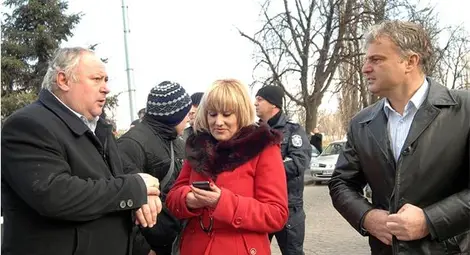 Вижте фамозната депутатка Анна Баракова на Йордановден в Пловдив /галерия/