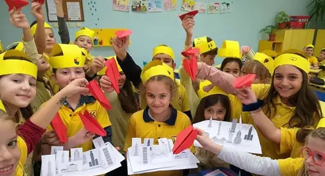 Малки „дизайн шампиони“ пробват ролята на бъдещи архитекти Малки „дизайн шампиони“ пробват ролята на бъдещи архитекти