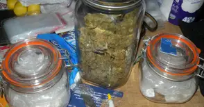 Предотвратена наркосделка освети лаборатория за дрога