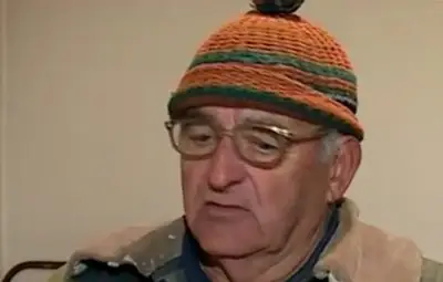 Влюбен пенсионер руши дома си, защото жена му го напуснала /видео/ Влюбен пенсионер руши дома си, защото жена му го напуснала /видео/