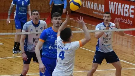 Волейболистите изпуснаха &bdquo;Левски&ldquo; от 2:0 до 2:3