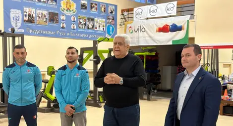 Кметът на Русе Пенчо Милков посрещна 8-кратния европейски шампион по бокс Радослав Росенов