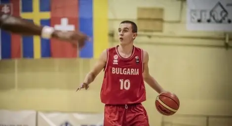 &bdquo;Берое&ldquo; прибра бившият  дунавец Дамян Минков