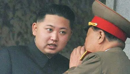 Ким Чен Ун &bdquo;превъзпита&ldquo; дясната си ръка