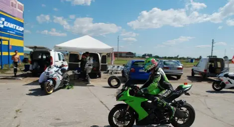 МВР: Ако нощем чуете рев на двигатели, позвънете на 112