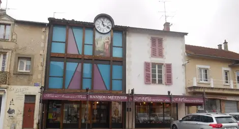 Черната кралица и бадемовото изкушение