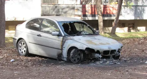 Късо съединение унищожи БМВ