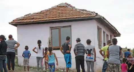 Американски дипломати отидоха при ромите в Гърмен