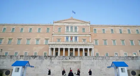 Гърция поетапно ще облекчи ограниченията от 10 май