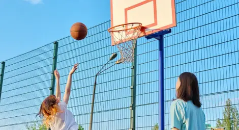 Обезопасени тийн спотове в Русе, където младежите да се забавляват и да са активни, предложиха от БСП