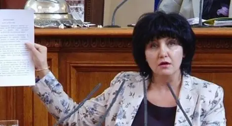 Цвета Караянчева: Сидеров не може да ме уплаши!