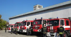 Пожарникарите строиха машините и пуснаха сирените в знак на протест