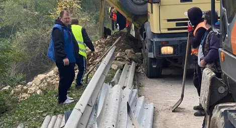 Укрепват с трошен камък и бетон свлачището по пътя Русе-Бяла