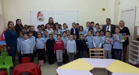 Валентин Колев прочете любимата  си детска приказка пред йовковци