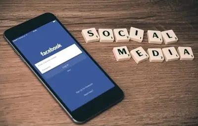 Съосновател на &bdquo;Фейсбук&ldquo; иска разцепване на компанията