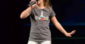 Дария спечели национален конкурс с „Българка“ и „Без радио не мога“