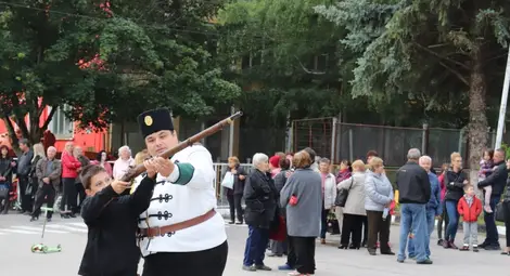 Екзарх Йосиф почете Ботев и героите на българската свобода и независимост с паметник на поета-революционер /галерия/