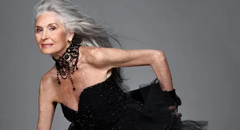 Най-възрастната манекенка в света не спира да работи