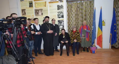 Изложба, посветена на модата през миналия век в Русе,  бе представена в румънския град Гюргево