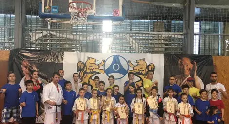 Куп медали за младите каратисти на &bdquo;Ипон&ldquo;