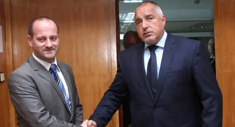 Кънев към ГЕРБ: Поставяте под въпрос мнозинството в НС