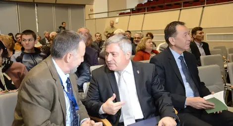 Струнен квартет и доклад за умната хартия откриха научна конференция