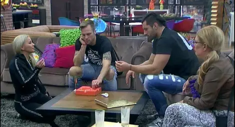 Неочакван обрат в отношенията между Деси и Зарко