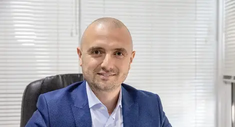 Избрахме да работим усилено, адаптирайки услугите си по модела на работа на онлайн бизнеса на нашите клиенти, обяснява кредото на фирмата Светлозар Димитров.